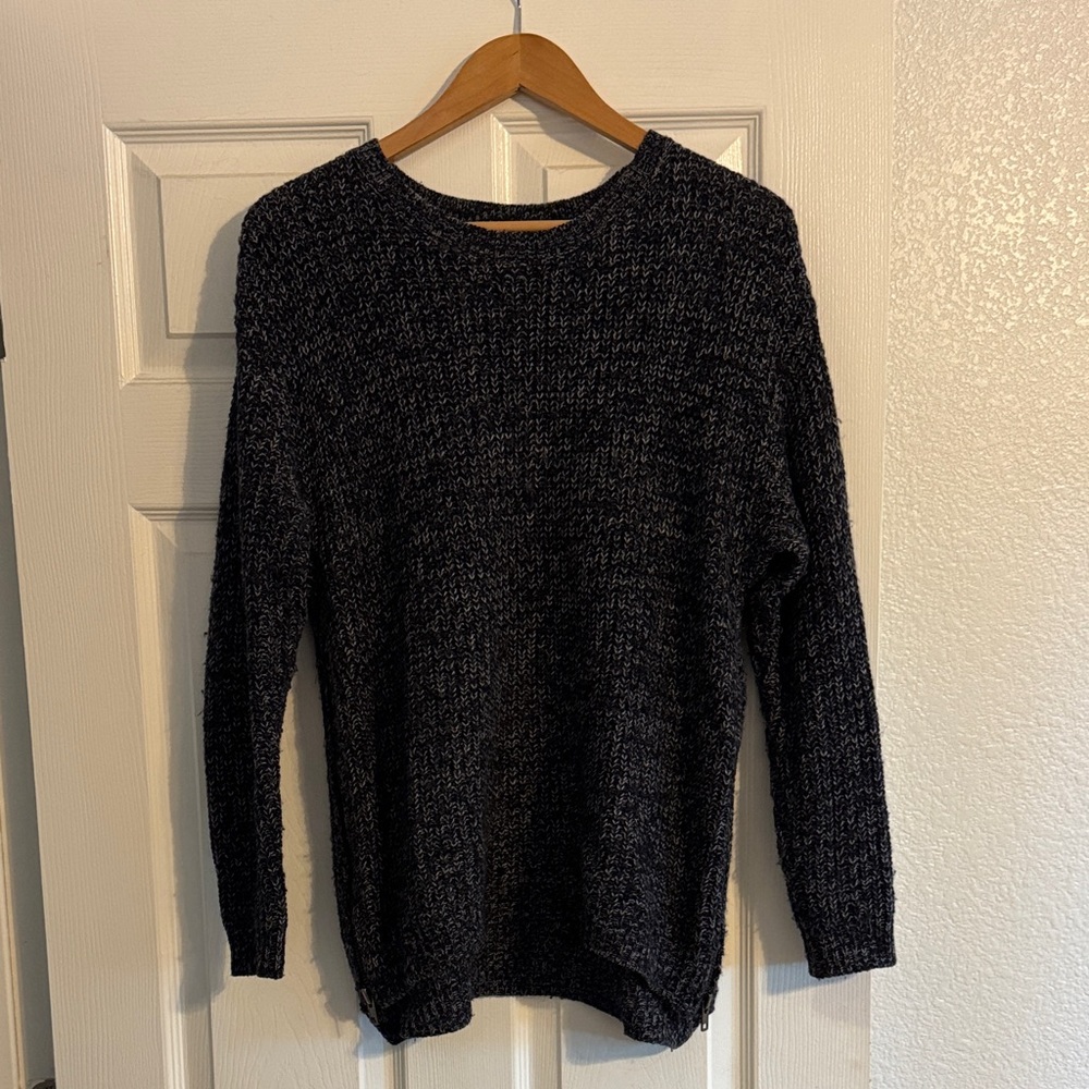 Forever 21 Black Crew Neck Sweater
